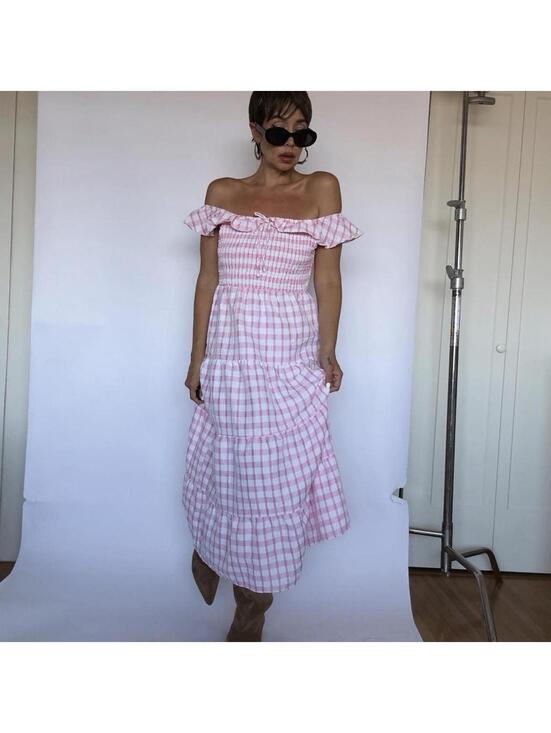 Dresses & Skirts - Pink gingham midi dress